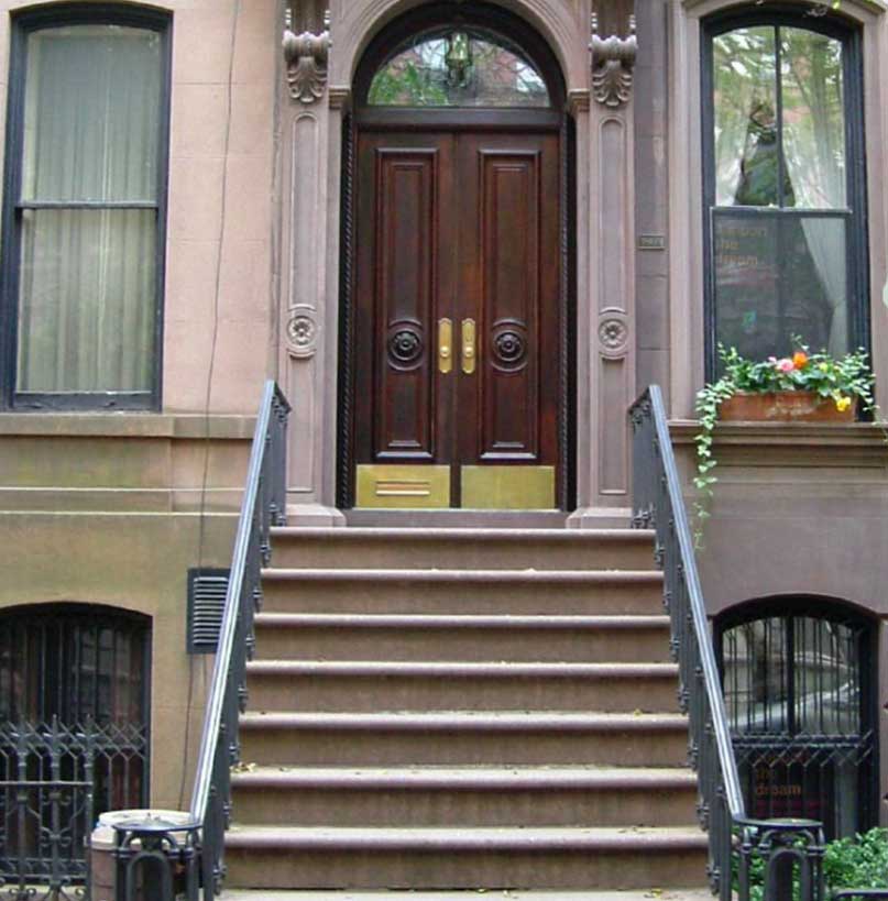 Carrie’s Stoop
