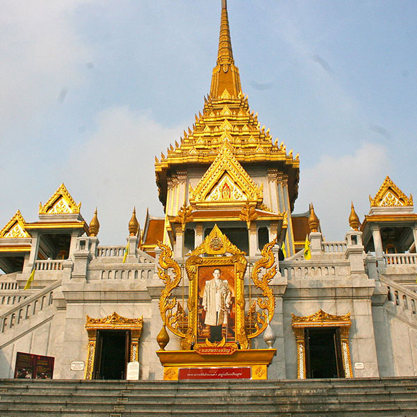 Wat-Traimit
