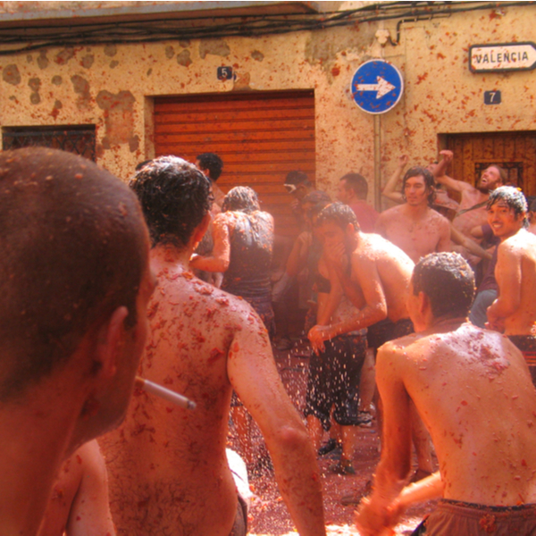 valencia tomato throwing festival
