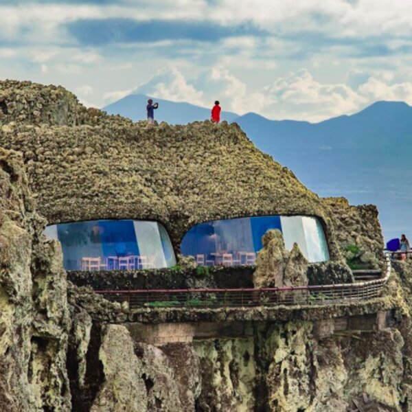 cliffside coffee shop in lanzarote