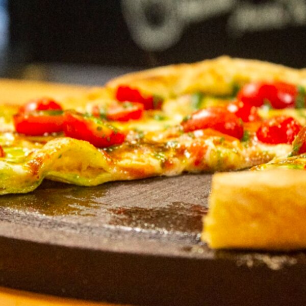famous pizza restaurant in naples