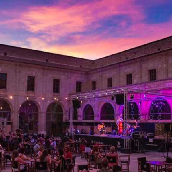 live music at menorca bar