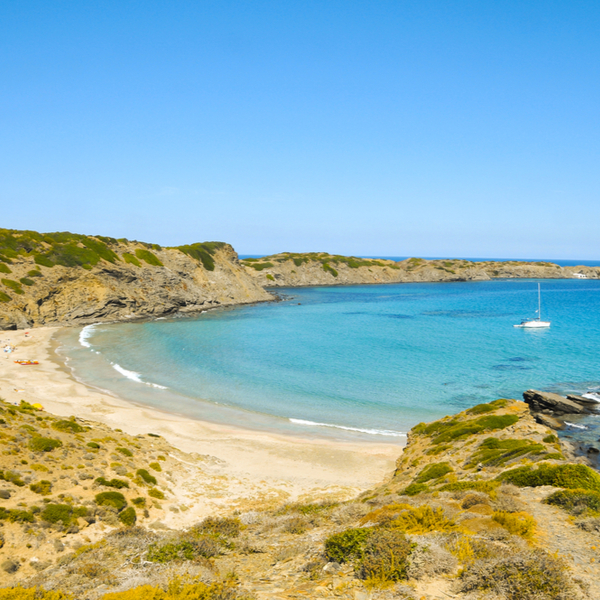 Cala Presili beach in menorca