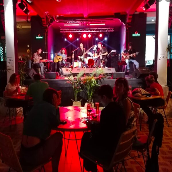 live music at a club in gran canaria