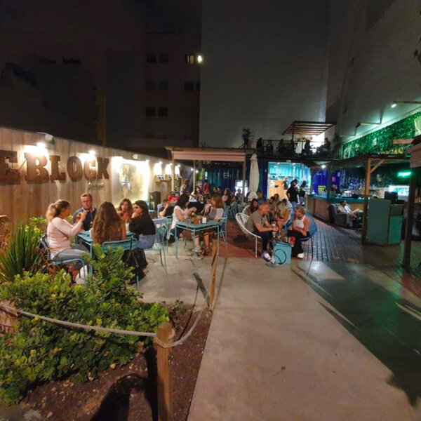 al fresco cocktail bar in gran canaria