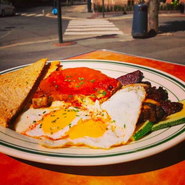 breakfast at american diner in oslo