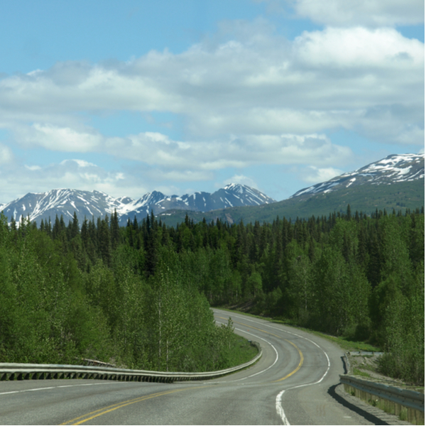 driving the parks highway in alaska