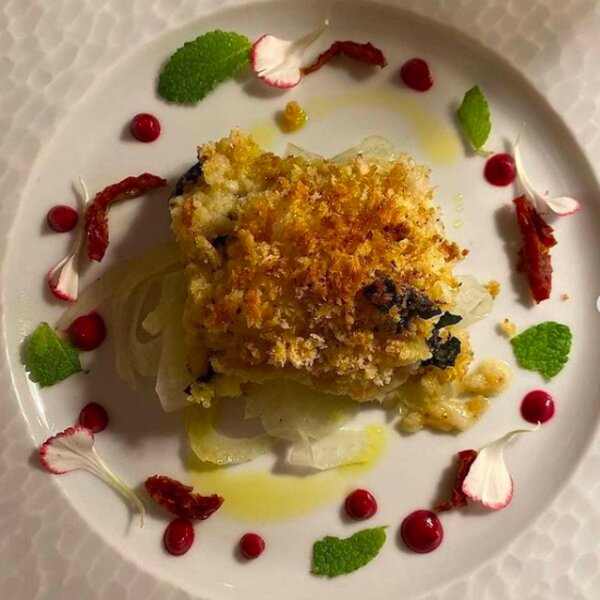 stylish restaurant amalfi coast