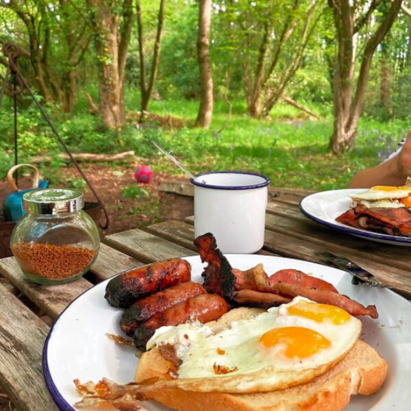 cooked breakfast at devon glamping site
