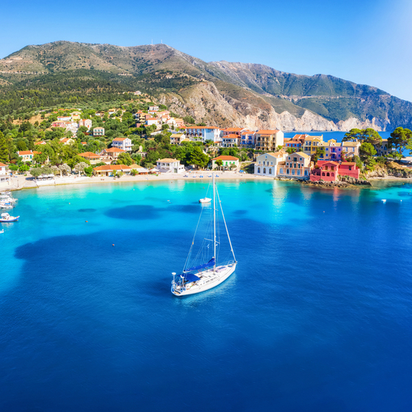 boat sailing on kefalonia sea