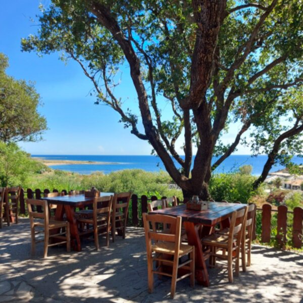 restaurant with sea view kefalonia