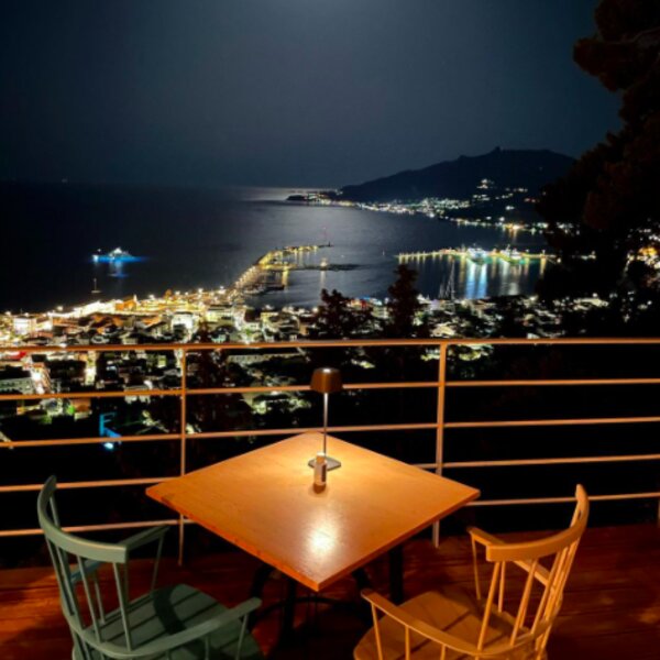 bar with sea view in zante