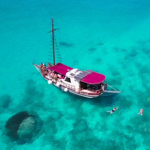 group boat tour kefalonia