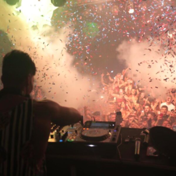 people dancing at zante nightclub