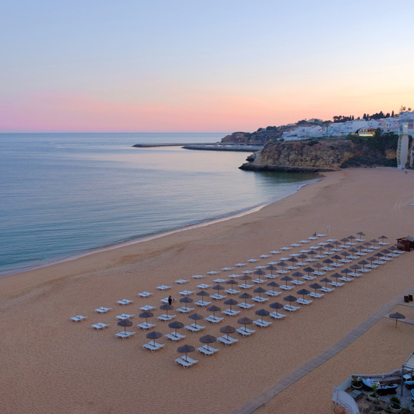 albufeira town beach