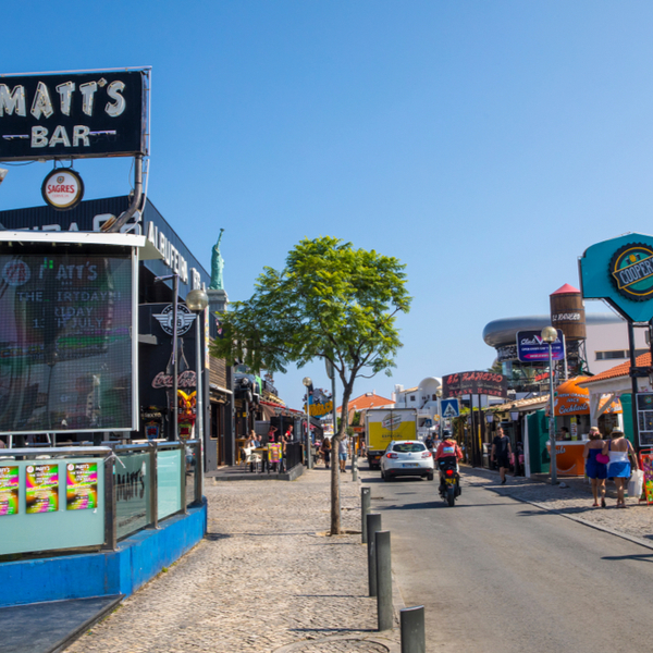 bars on the albufeira strip