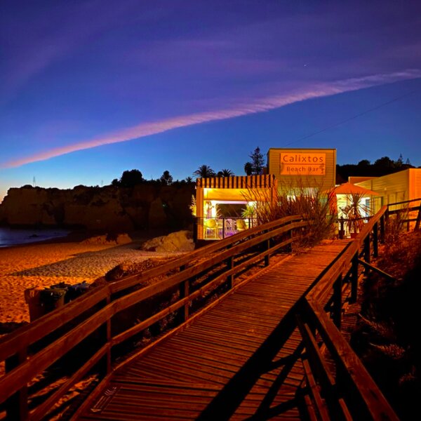 beachfront bar in albufeira