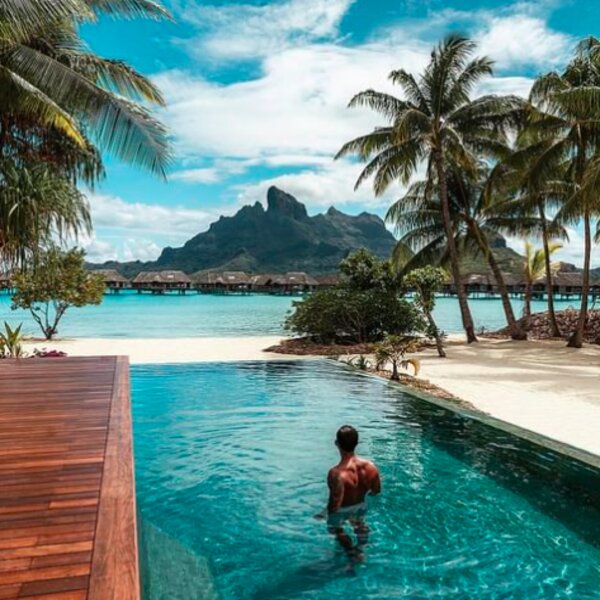 best hotels and resorts in Bora Bora | Orbzii