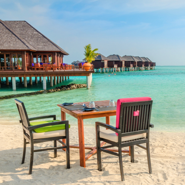 beach dining in bora bora