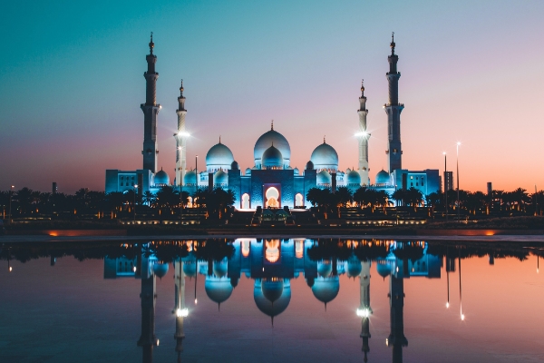 night time view of Abu dhabi