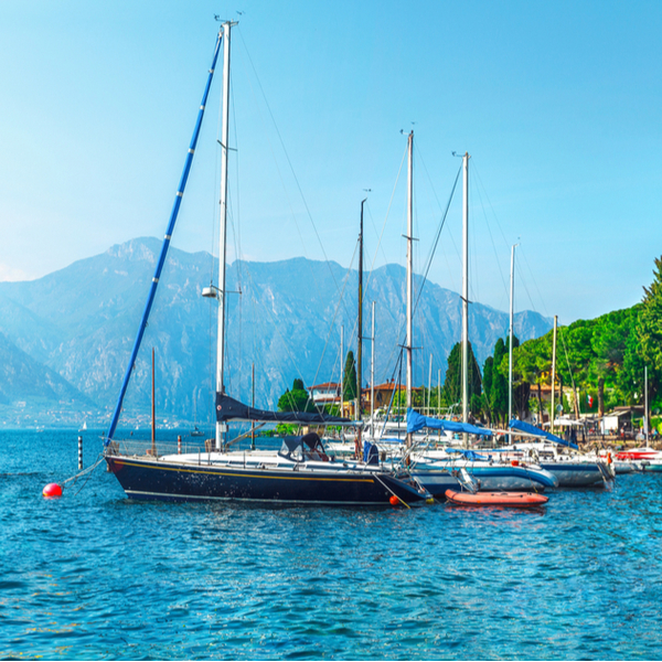 renting a boat on lake garda