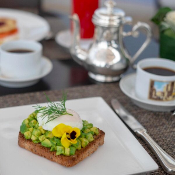 eating brunch in milan