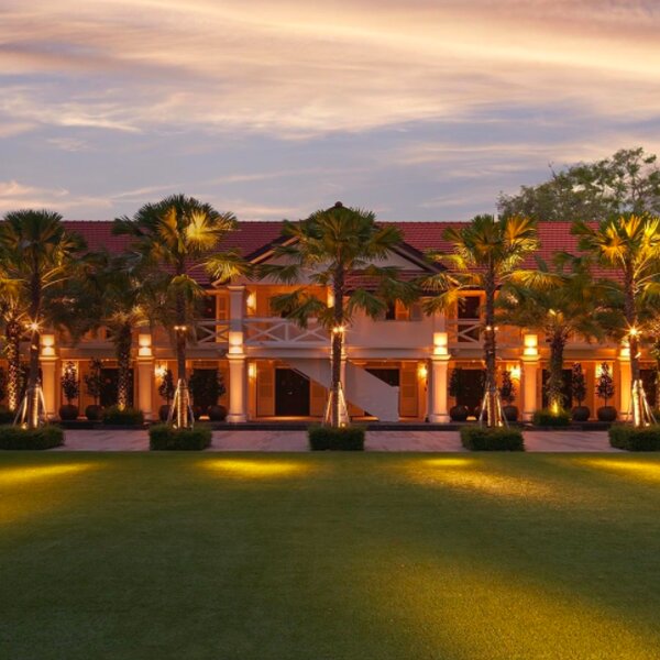 exclusive hotel in singapore
