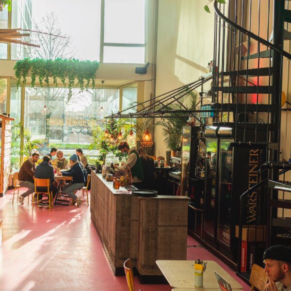 cool coffee shop in rotterdam
