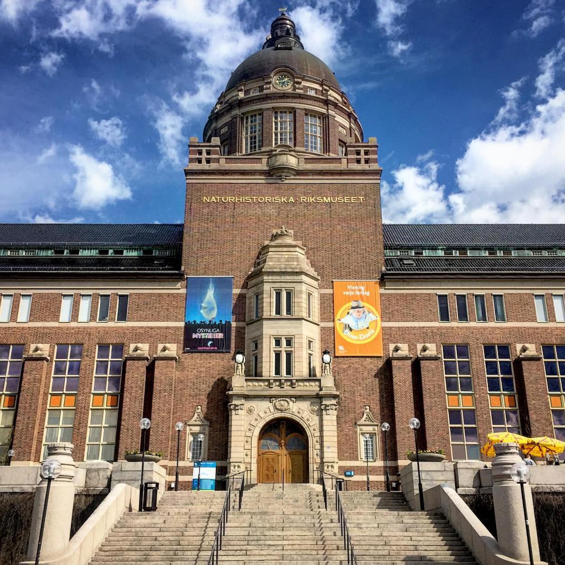 The outside of Swedish Museum of Natural History and Cosmonova