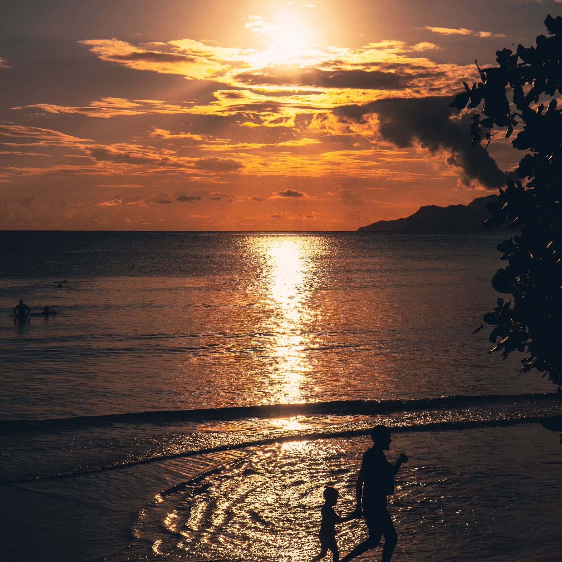Praslin sunset as the tide moves in