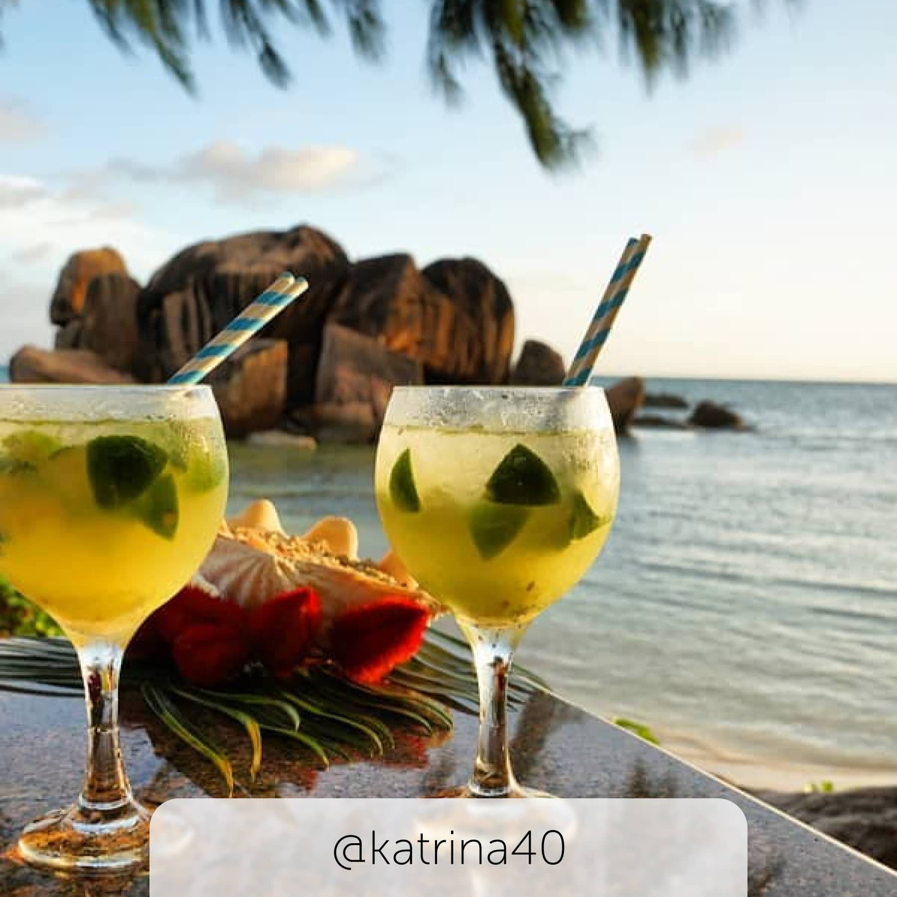 Cocktails by the sea at Les Rochers in Praslin