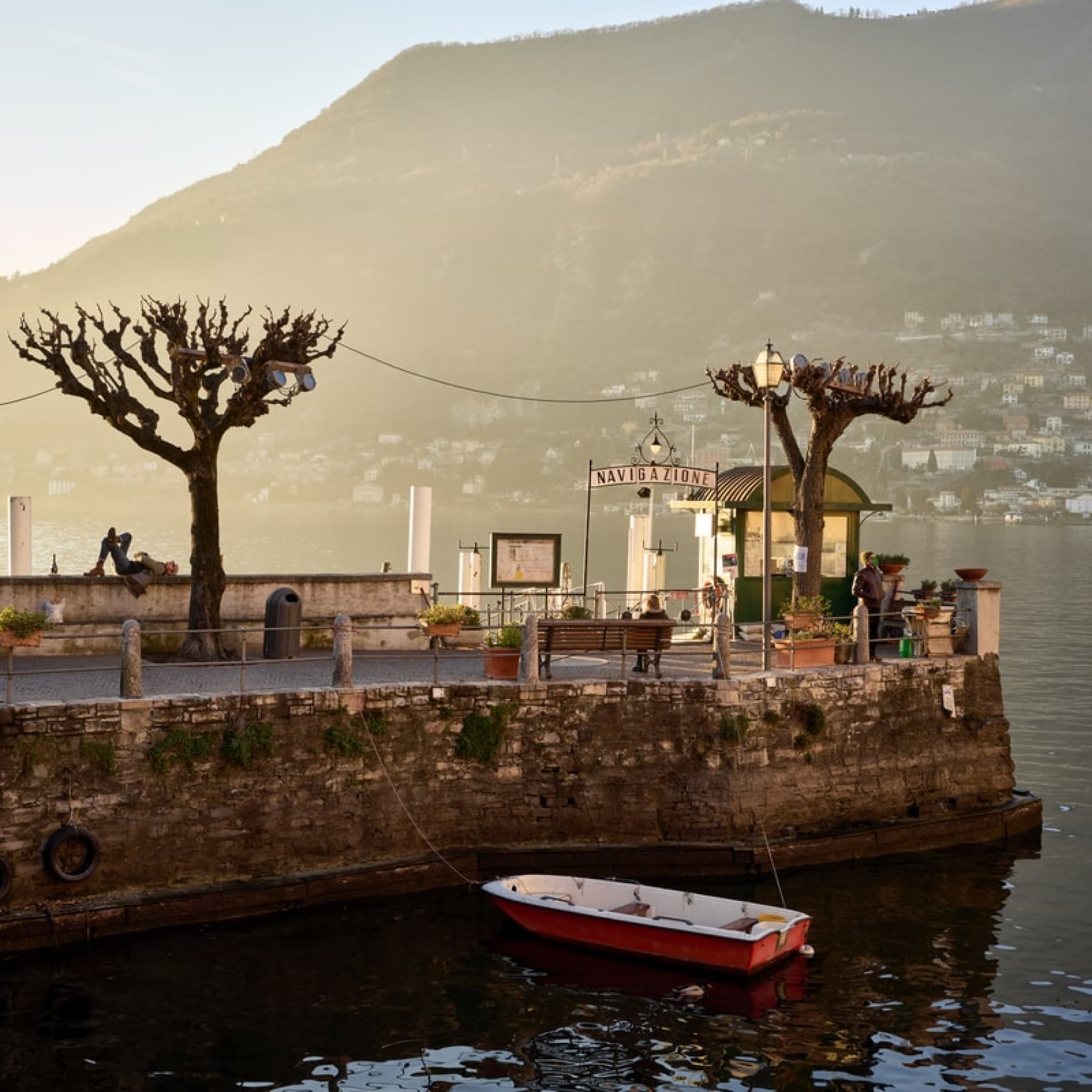 Haze hits the lake in Torno