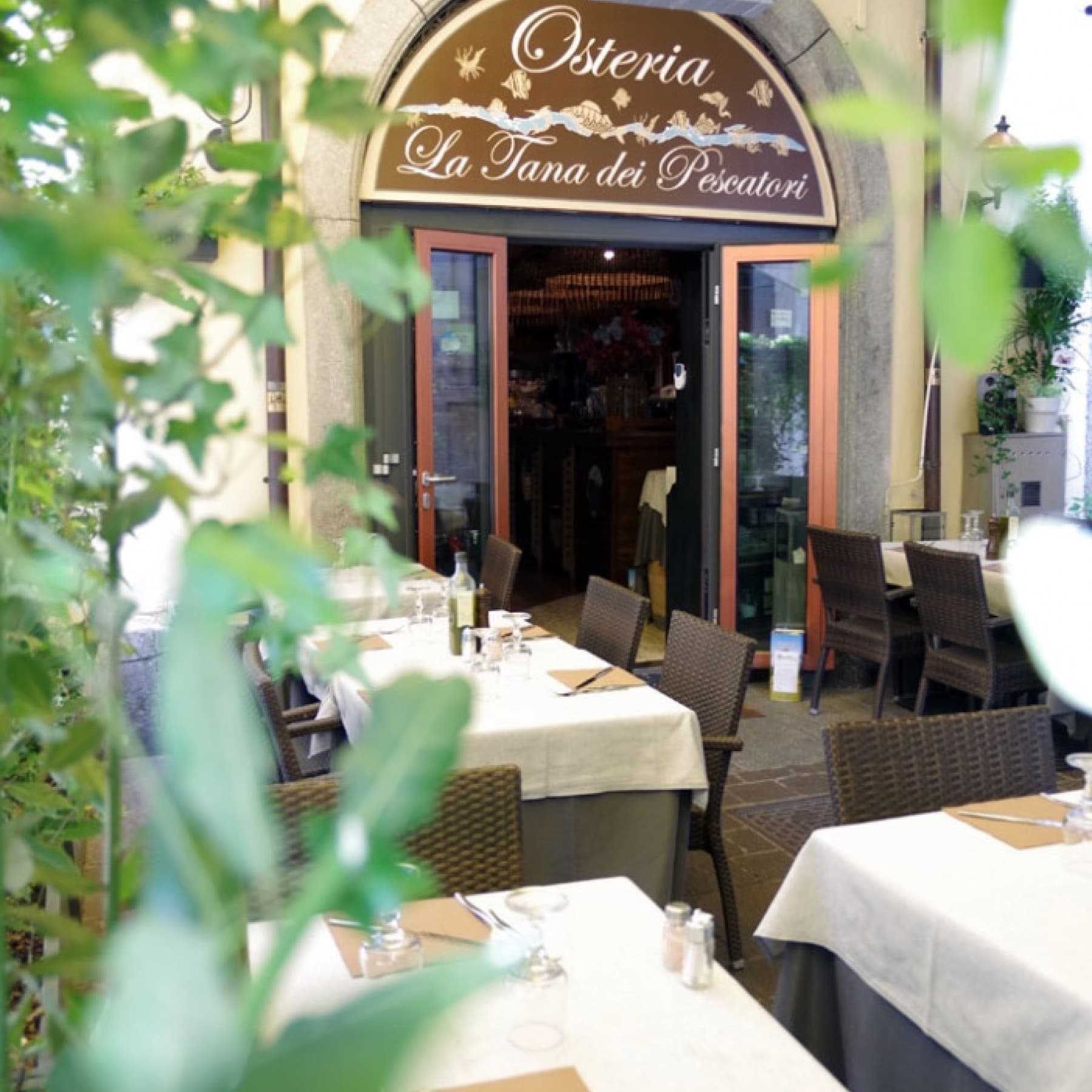 Outside Osteria La Tana dei Pescatori