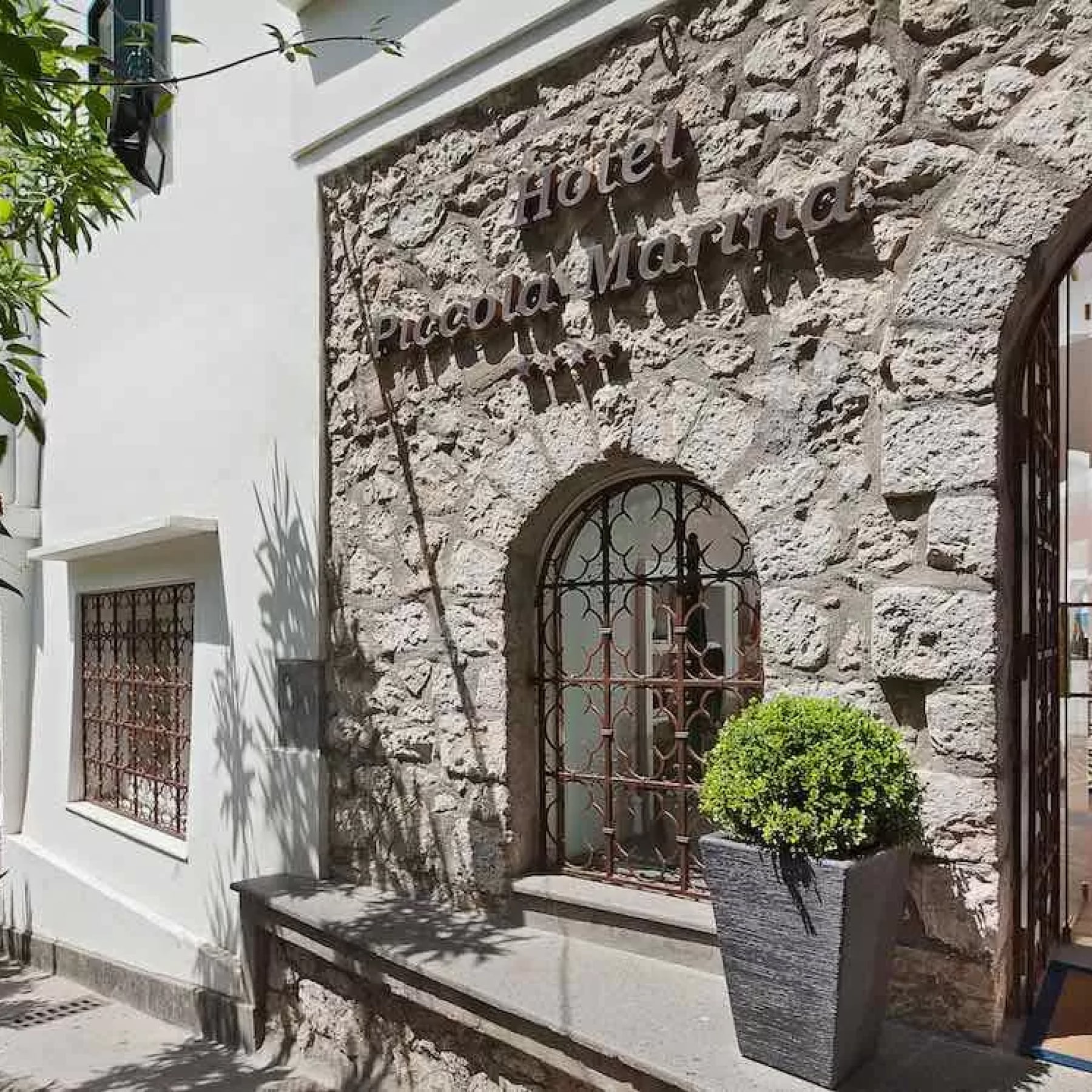 Entrance to Hotel Piccola Marina