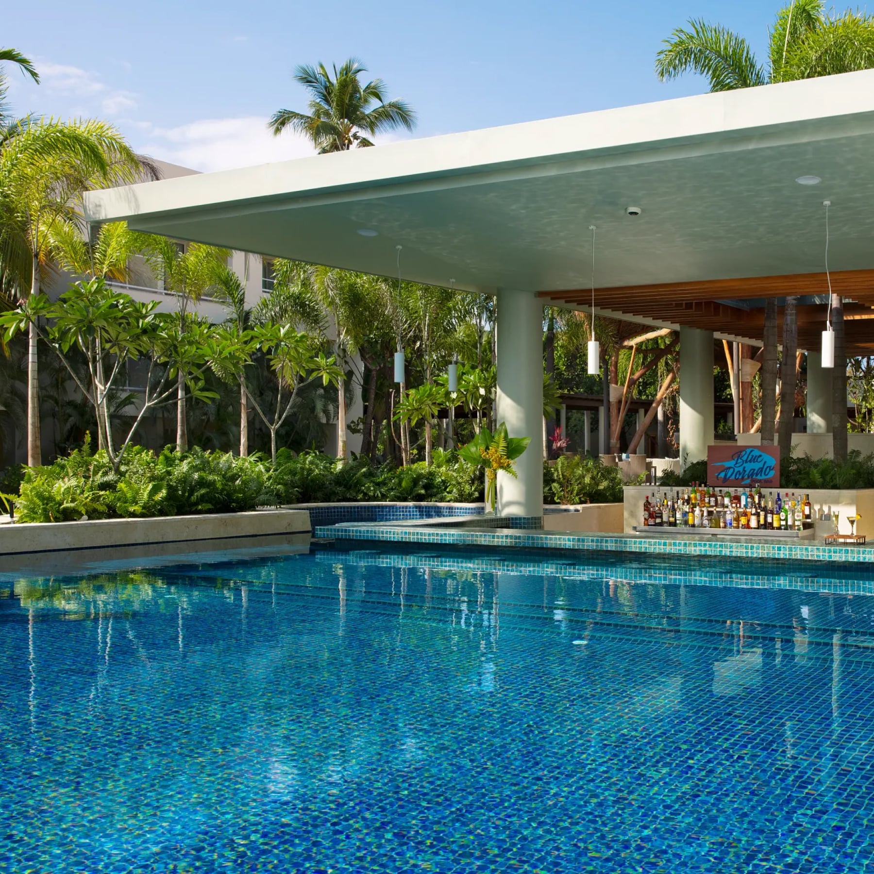 Bar sits in the pool at Dreams Royal Beach Punta Cana